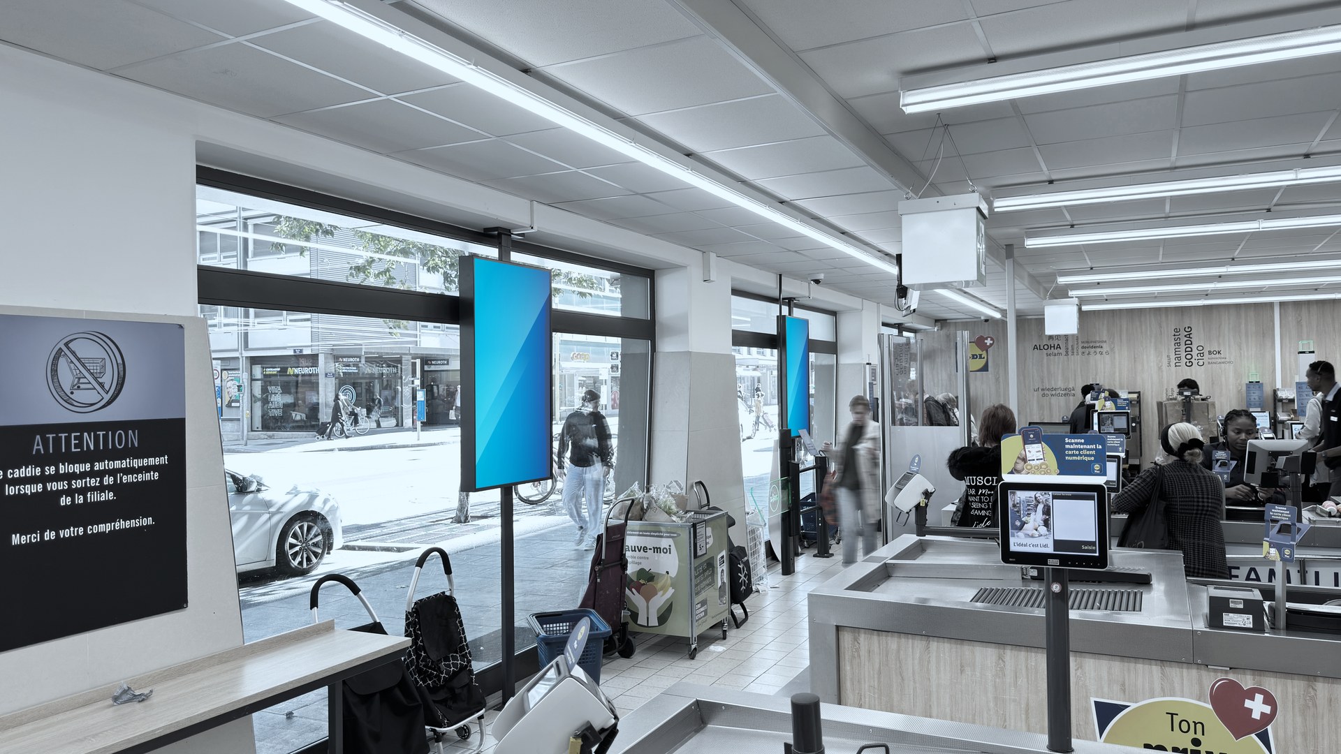 DOOH-Werbescreens in der Lidl-Filiale Genf (Schweiz)