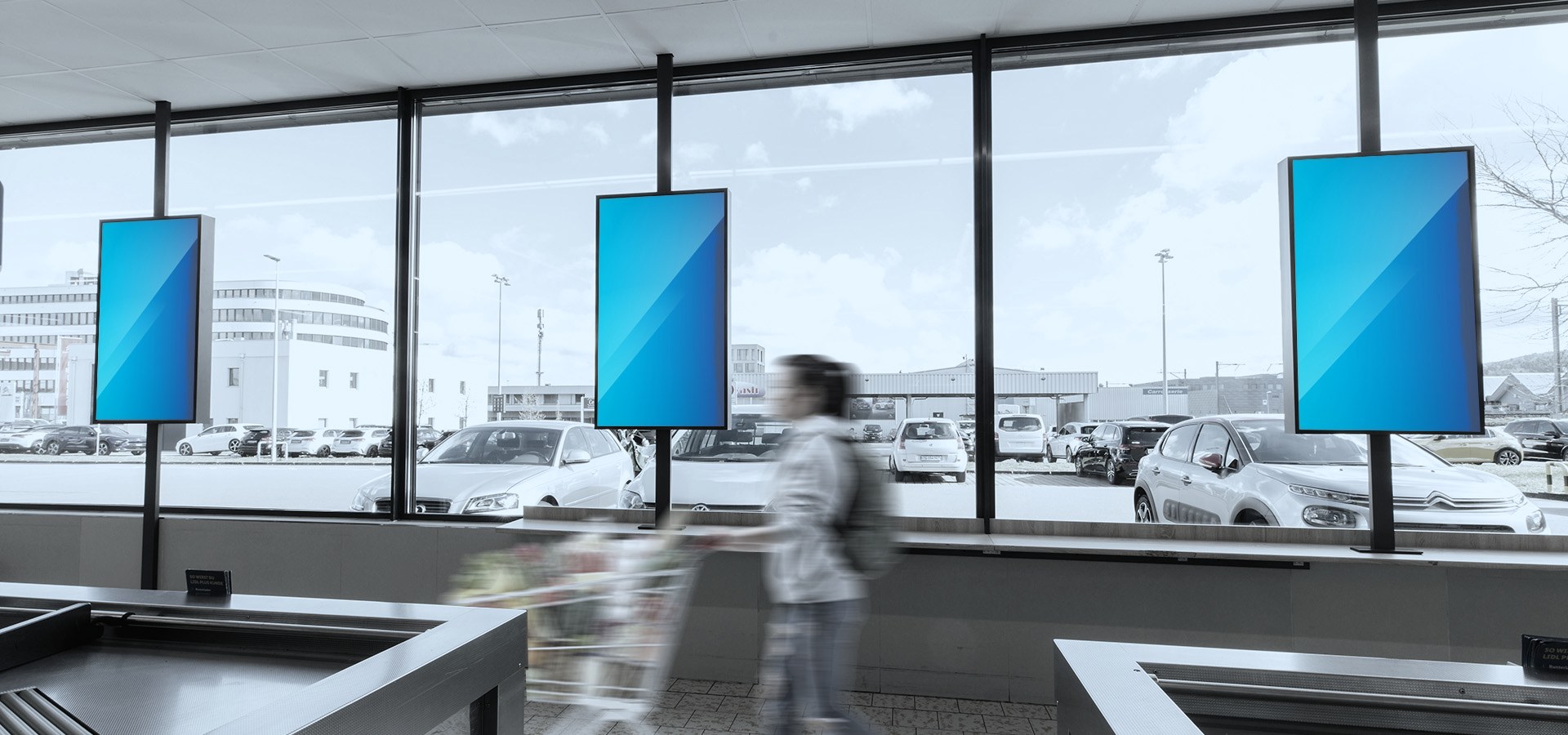 DOOH-Werbescreens in einer Lidl-Filiale in der Schweiz