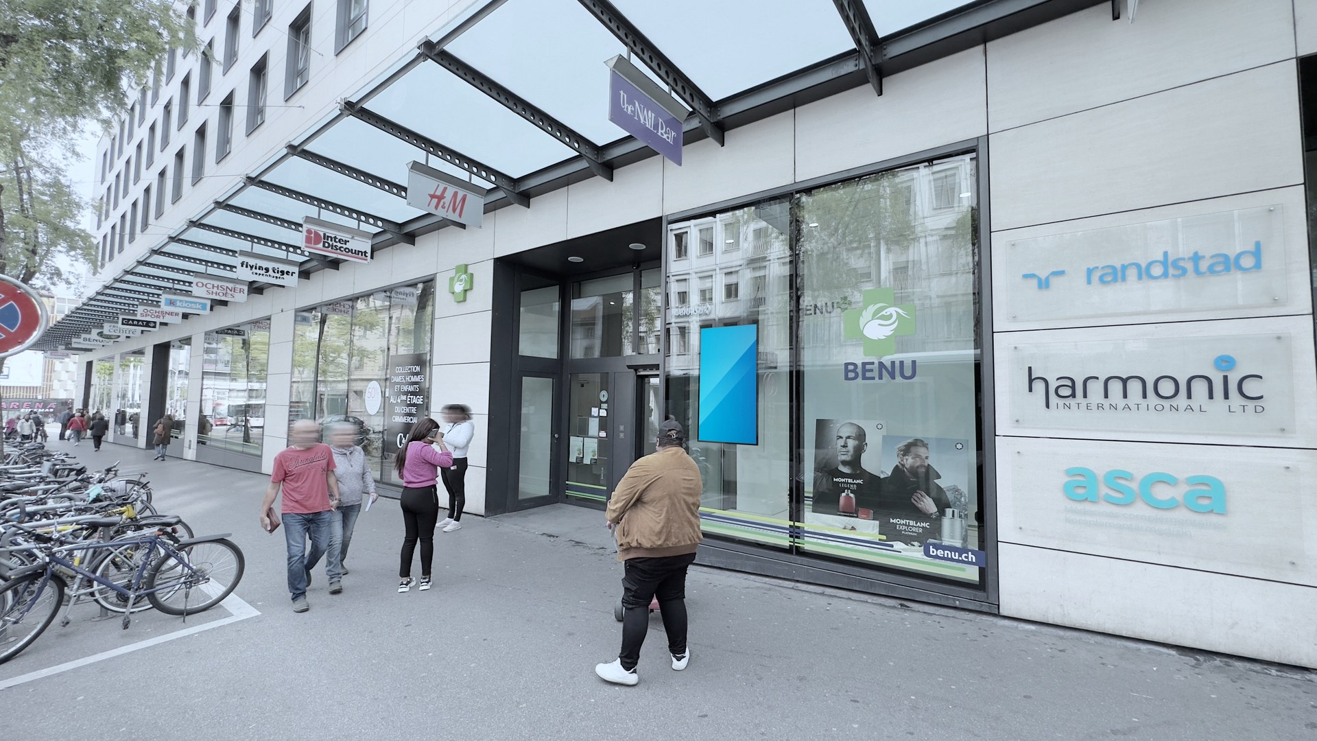 Street — DOOH-Werbescreen