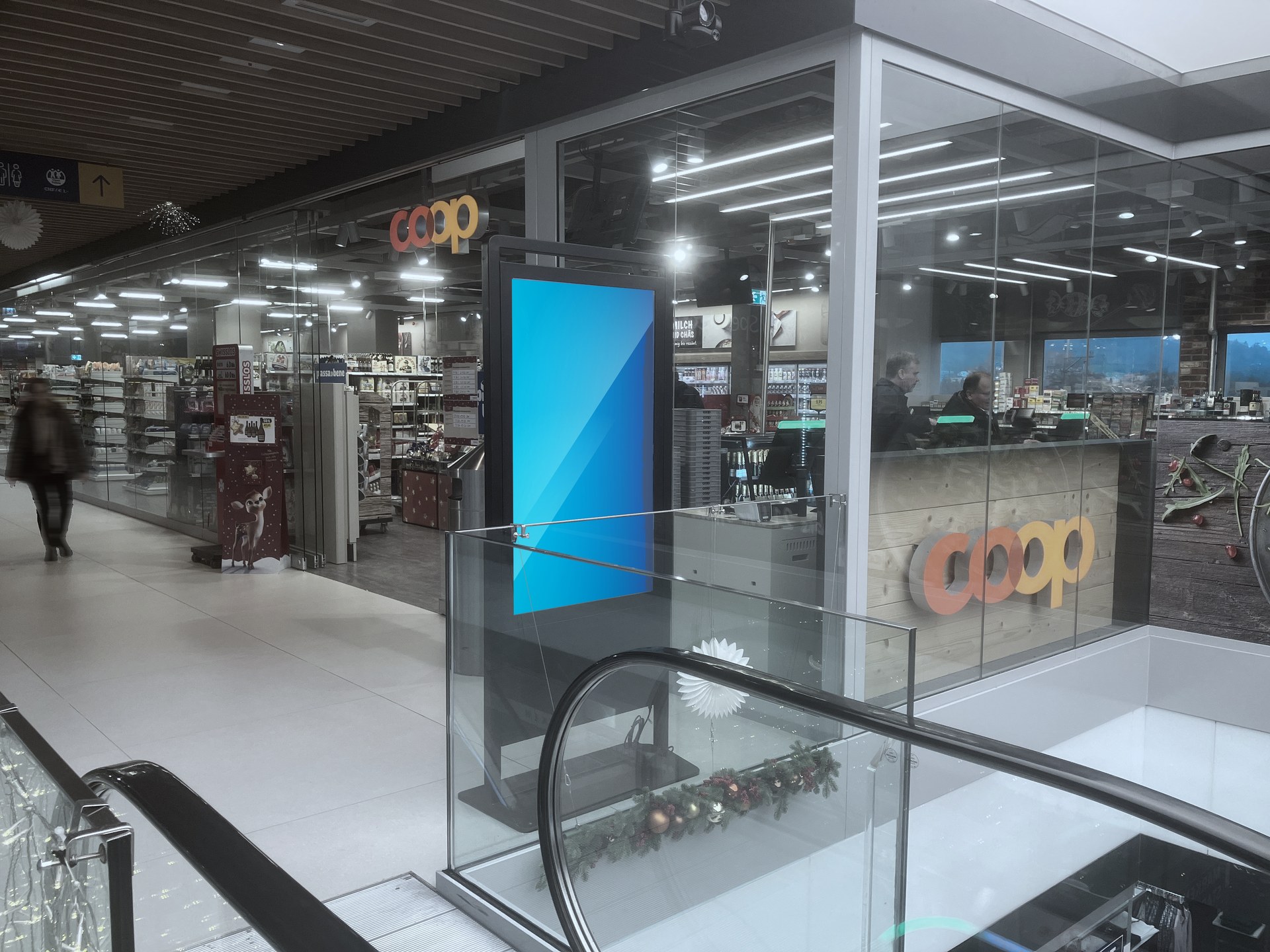 Raststätte Würenlos — DOOH-Werbescreen