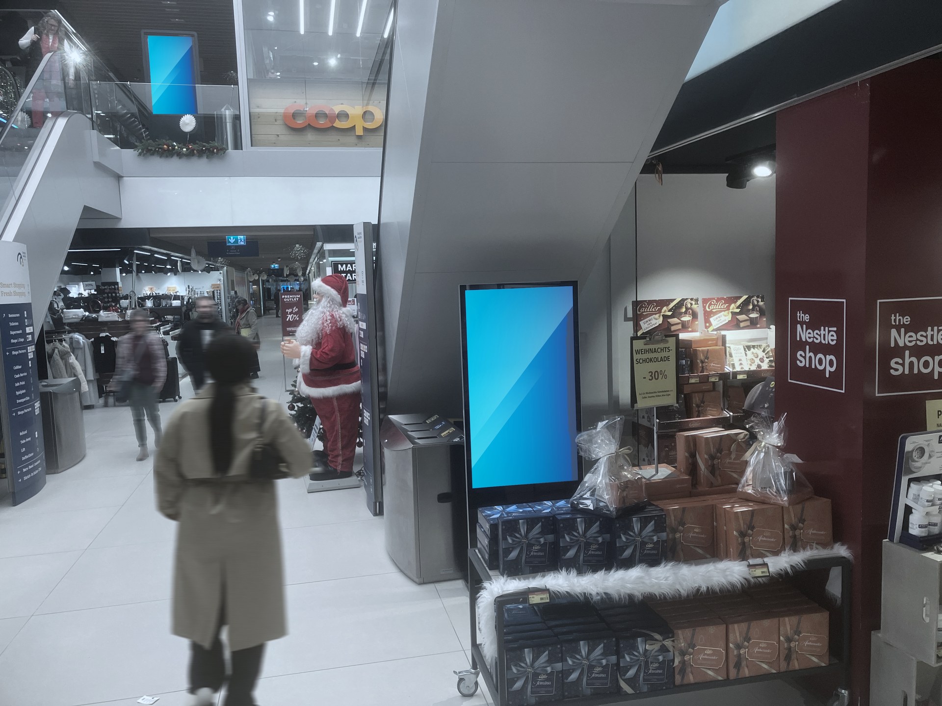 Raststätte Würenlos — DOOH-Werbescreen